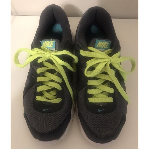 Women’s Nike Size 8 554900-008 Revolution 2 Gray Running Shoes Sneakers - Picture 1 of 6